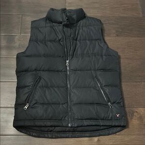 American Eagle Outfitters wonens Black Puffer Vest size medium